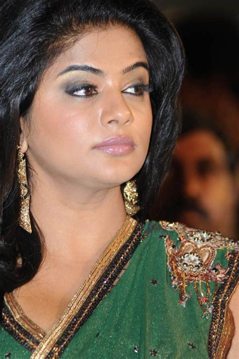Actress Priyamani Hot Close Up Stills | Latest Kollywood ...