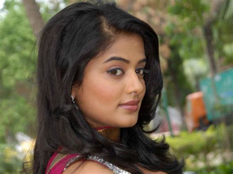 Priyamani Looking Hot In Latest Face Close Up Pics - 6 Pics