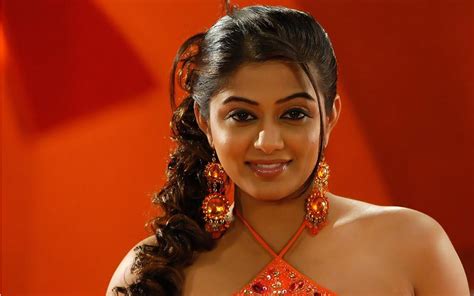 Priyamani Some Close Up Shots Photo Gallery | iactress