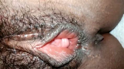 Fingering and stretching my ebony GF's hairy punani in ...