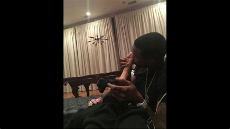 #MeekMill kisses Nicki Minaj's foot! If her fiance ...