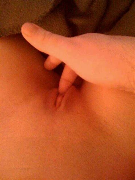 Close Up Pussy Finger - Image 4 FAP