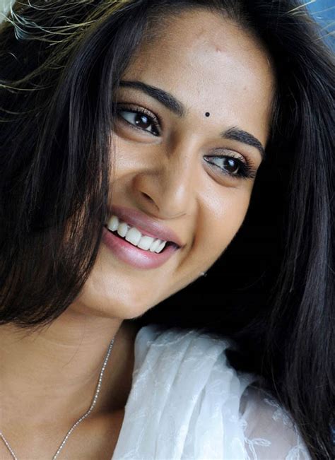 Actress Anushka Shetty Cute Smiling Photos