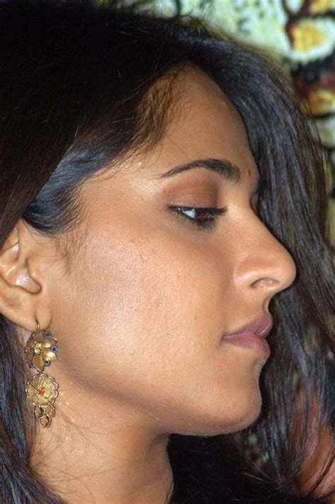Anushka Latest Close up Stills - Tollywood Stars