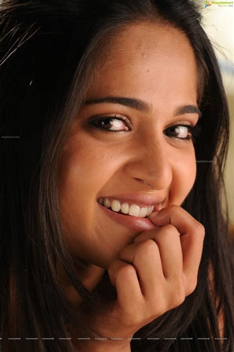 Anushka Shetty smiling up close close up | Anushka Shetty ...