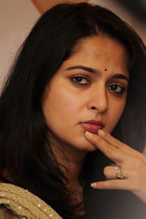 South Actress Anushka Shetty Hot Face Close Up Photos